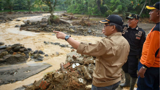 Presiden PKS Sohibul Iman datangi daerah longsor