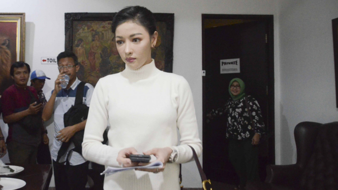 Siwi Widi Purwanti, Pramugari Garuda