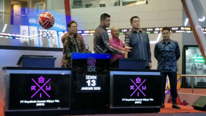 IPO  PT Royalindo Investa Wijaya Tbk.