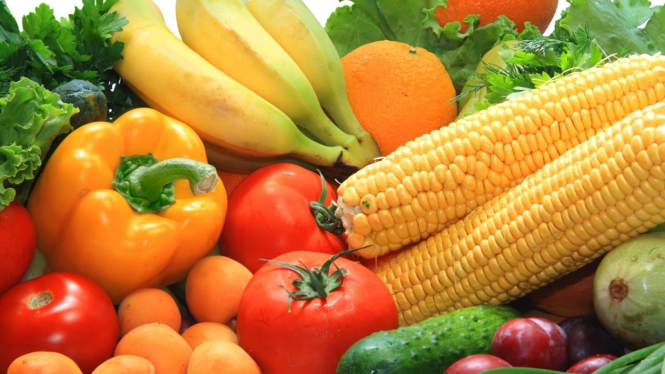 Buah dan sayur.