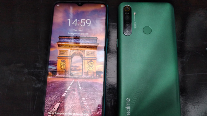 Realme 5i.
