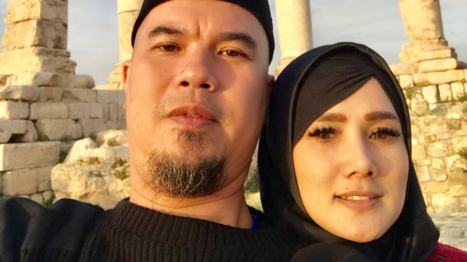 Ahmad Dhani dan Mulan Jameela.