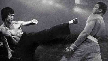 Ilustrasi pertarungan Bruce Lee vs Muhammad Ali.