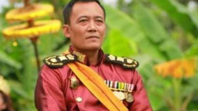 Toto Santoso, pria yang mengklaim sebagai Raja Keraton Agung Sejagat.