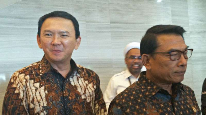 Basuki Tjahaja Purnama (Ahok) bersama Moeldoko