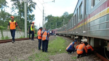 KRL jurusan Rangkasbitung-Tanah Abang anjlok.