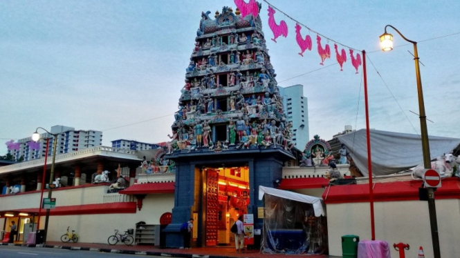 Sri Mariamman Temple: Sakral Namun Artistik
