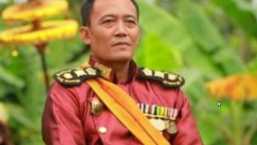 Toto Santoso, Raja Keraton Agung Sejagat.