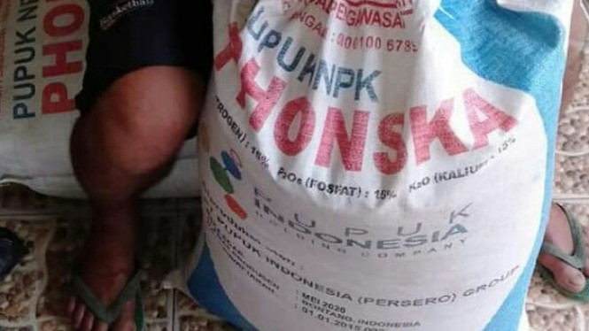 Pupuk diduga palsu