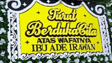 Karangan bunga dari Presiden Joko Widodo atas meninggalnya aktris Ade Irawan.