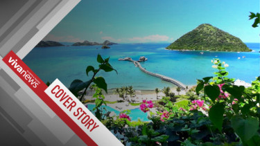 Pemandangan laut di Labuan Bajo dari atas Hotel Ayana Komodo.
