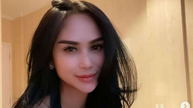 Artis Bebizie, ikut mengajak masyarakat Tanjung Priok demo Menteri Yasonna