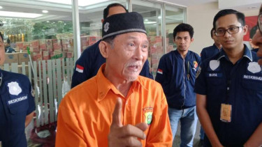Andy M Sholeh jadi tersangka kasus pemasangan spanduk yang menolak bioskop XXI.