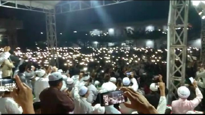 Acara bersholawat dua negara Indonesia-Malaysia di Entikong.