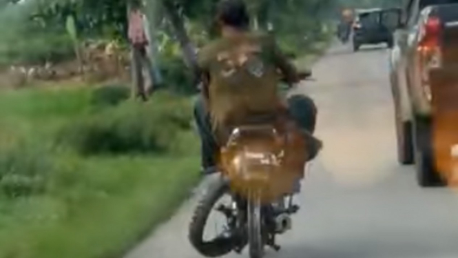 Motor tanpa ban belakang