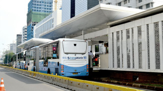 Imbas Abu Vulkanik Anak Krakatau, Transjakarta Setop Sementara Lift dan Eskalator di Seluruh Halte