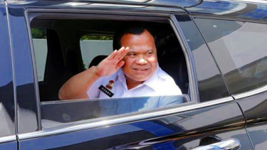 Mantan Dirjen Imigrasi, Ronny Sompei