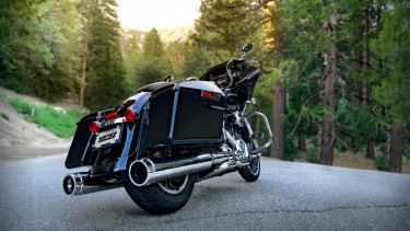 Knalpot Vance and Hines untuk motor Harley-Davidson