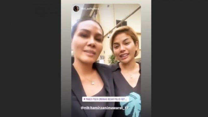 Nikita Mirzani dan Fitri Salhuteru