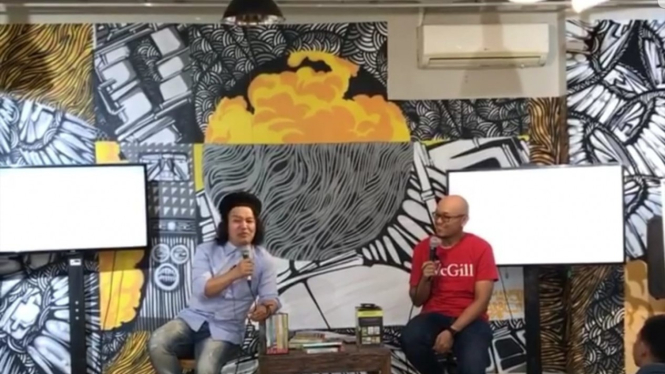 Andrea Hirata meluncurkan karya 'Guru Aini'