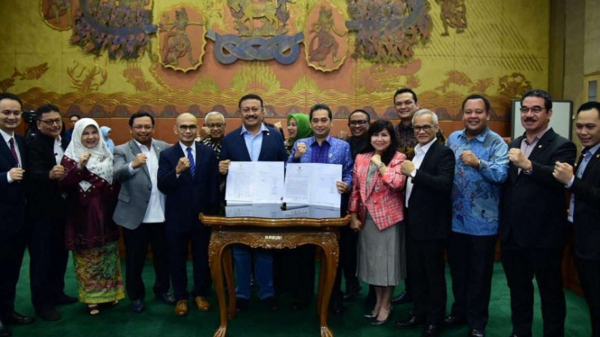 Menteri Perdagangan, Agus Suparmanto dan anggota Komisi VI DPR RI.
