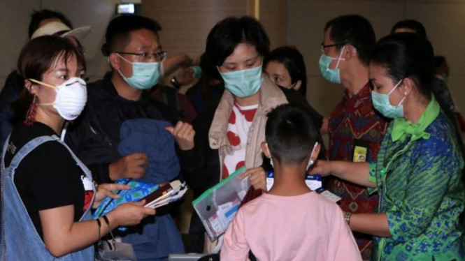 Sejumlah turis asal China di Bali mengatakan lebih memilih tinggal di Bali ketimbang pulang ke China, karena takut tertular virus corona.