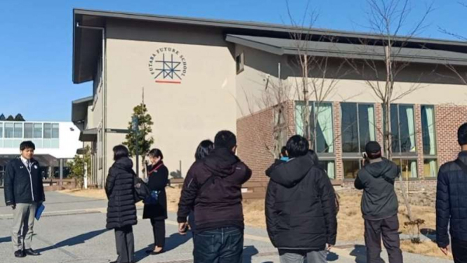 Futaba High School, sekolah Kento Momota