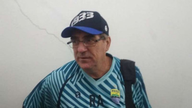 Pelatih Persib Bandung, Robert Rene Alberts.