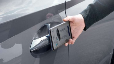 Membuka dan mengunci mobil bisa menggunakan ponsel pintar