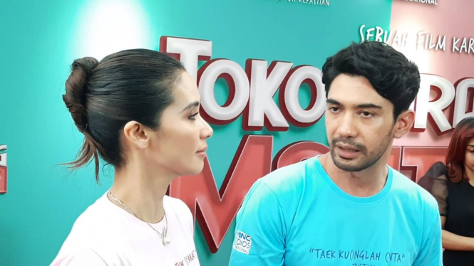 Marsha Timothy dan Reza Rahadian.