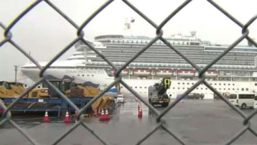 Kapal pesiar milik Diamond Princess yang dikarantina di Jepang.