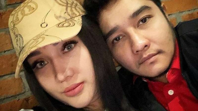 Lucinta Luna dan Abash