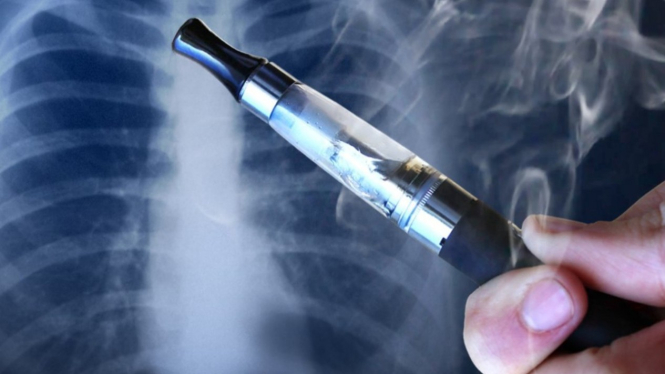 Vape atau rokok elektrik.