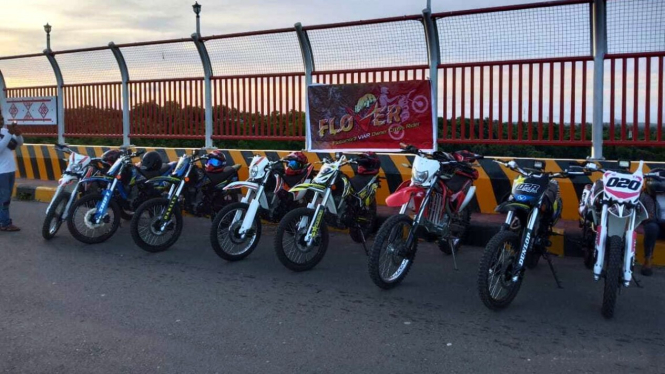 Komunitas motor Viar Cross X