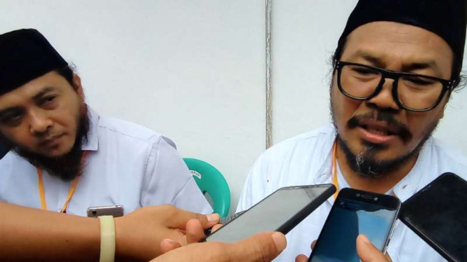 Vokalis band Jamrud, Krisyanto bersama Hendra Pranova daftar ke KPU Pandeglang.