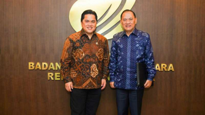 Menteri BUMN, Erick Thohir dan Komisaris Utama BNI, Agus Marto