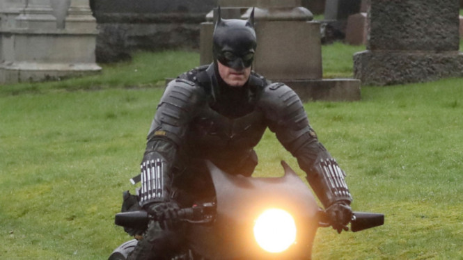 Robert Pattinson sebagai Batman.