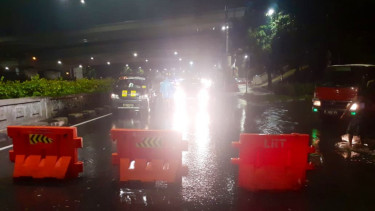 Banjir di Tikungan Halim Jakarta Timur, Minggu, 23 Februari 2020.