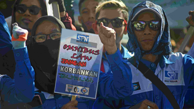 Ilustrasi kalangan buruh menolak Omnibus Law RUU Cipta Kerja