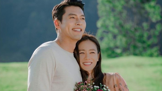Hyun Bin dan Son Ye Jin dalam Crash Landing on You.