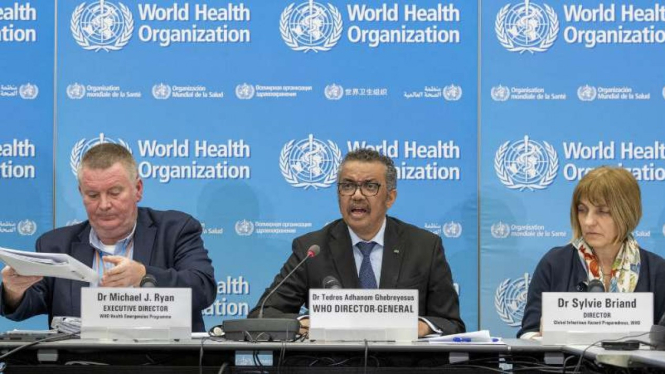  Direktur Jenderal Badan Kesehatan Dunia alias WHO, Dr. Tedros Adhanom Ghebreyes (tengah).