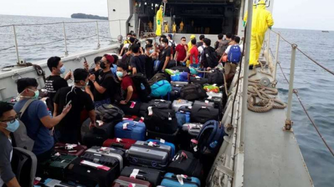 188 WNI ABK Kapal Pesiar World Dream tiba di Kepulauan Seribu.