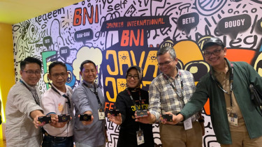 Para Pimpinan BNI saat memperkenalkan 6 TapCash BNI baru di BNI JJF 2020.