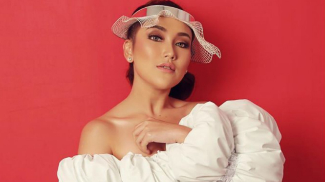 Ayu Ting Ting.