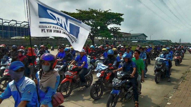 Ilustrasi buruh demo Omnibus Law