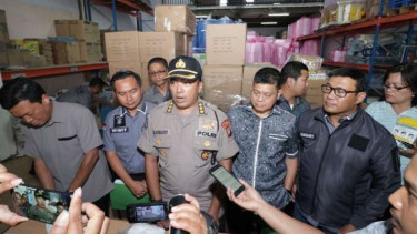 Penimbunan Ribuan Masker 