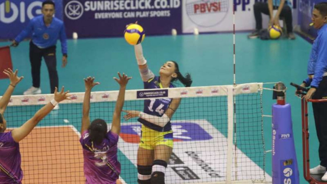 Duel Bandung BJB vs Gresik Petrokimia.