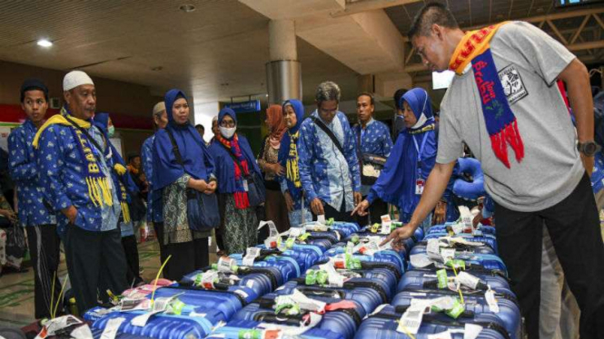 Sejumlah calon jemaah umrah yang batal berangkat karena virus Corona 