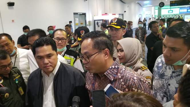 Wamen BUMN Kartika Wirjoatmojo (Kanan) dan Menteri BUMN Erick Thohir