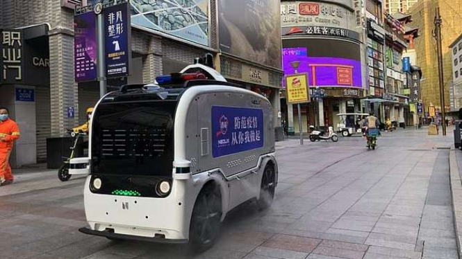 Mobil otonom milik Neolix.